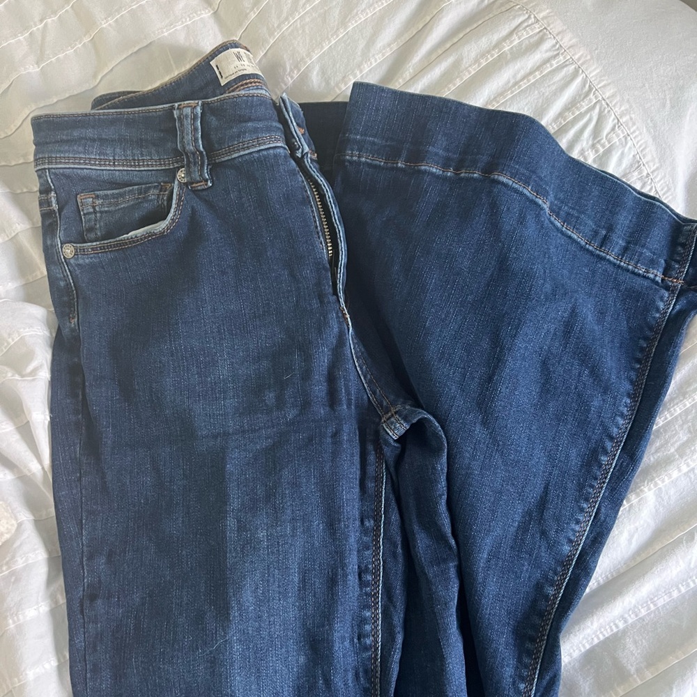 We the Free Bell Bottom / Flare Jean. free People jeans. Barely worn. Dark wash